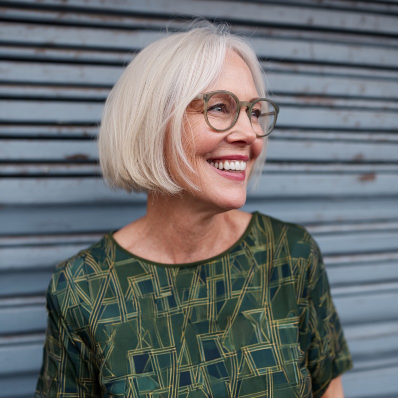 Chic Textured Blonde Bob with Subtle Layers