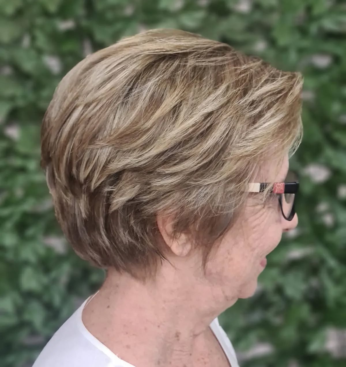 Chic Short Layered Blonde Cut with Subtle Texture