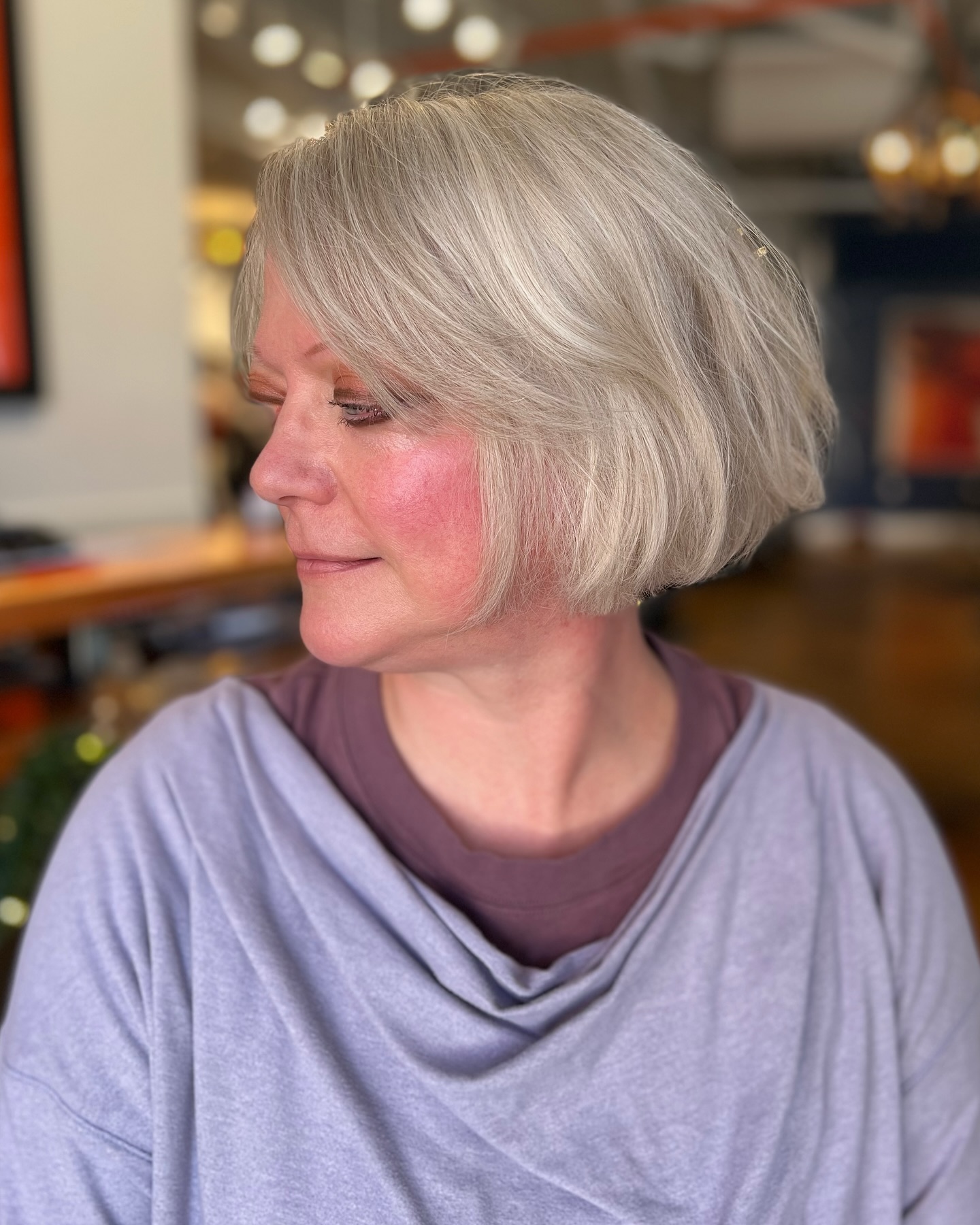 Chic Silver Bob with Soft Textured Layers