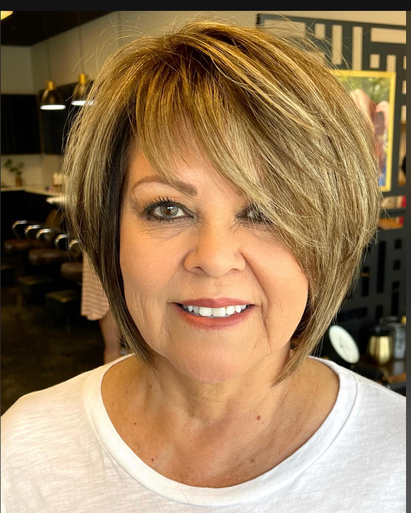 Chic Textured Blonde Bob with Subtle Highlights