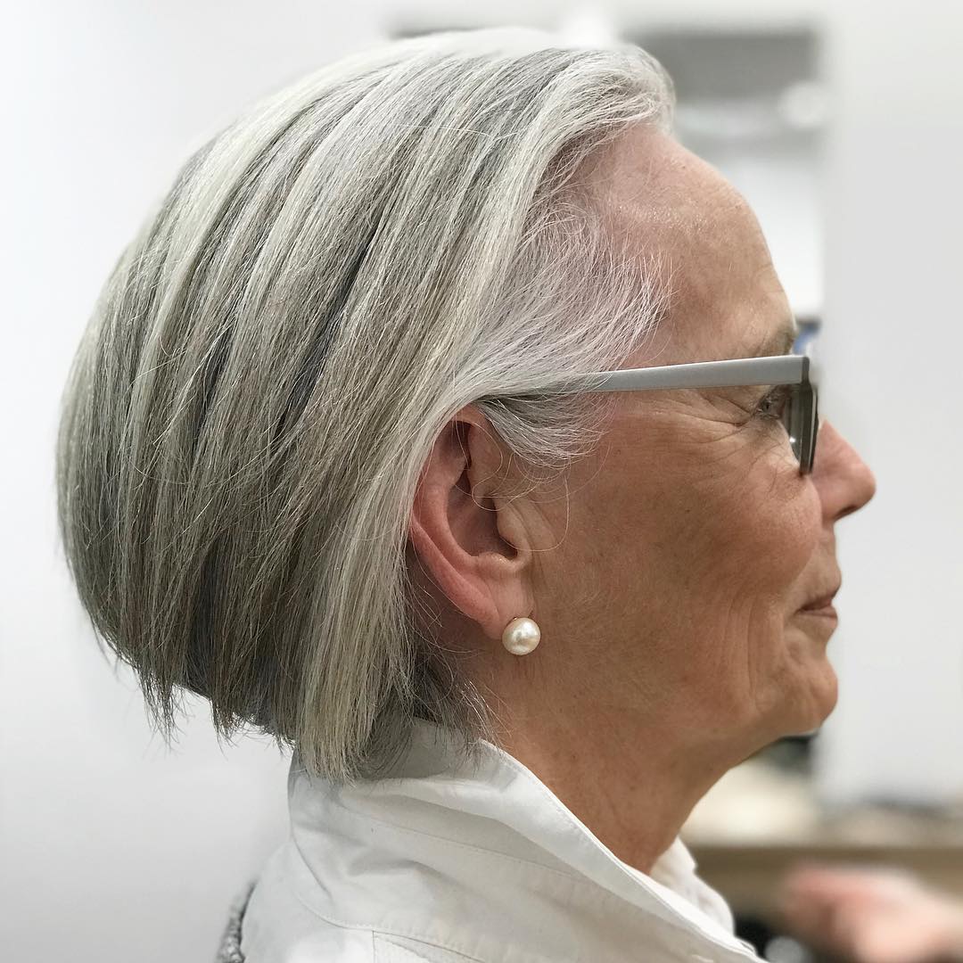 Chic Textured Gray Bob with Soft Subtle Layers