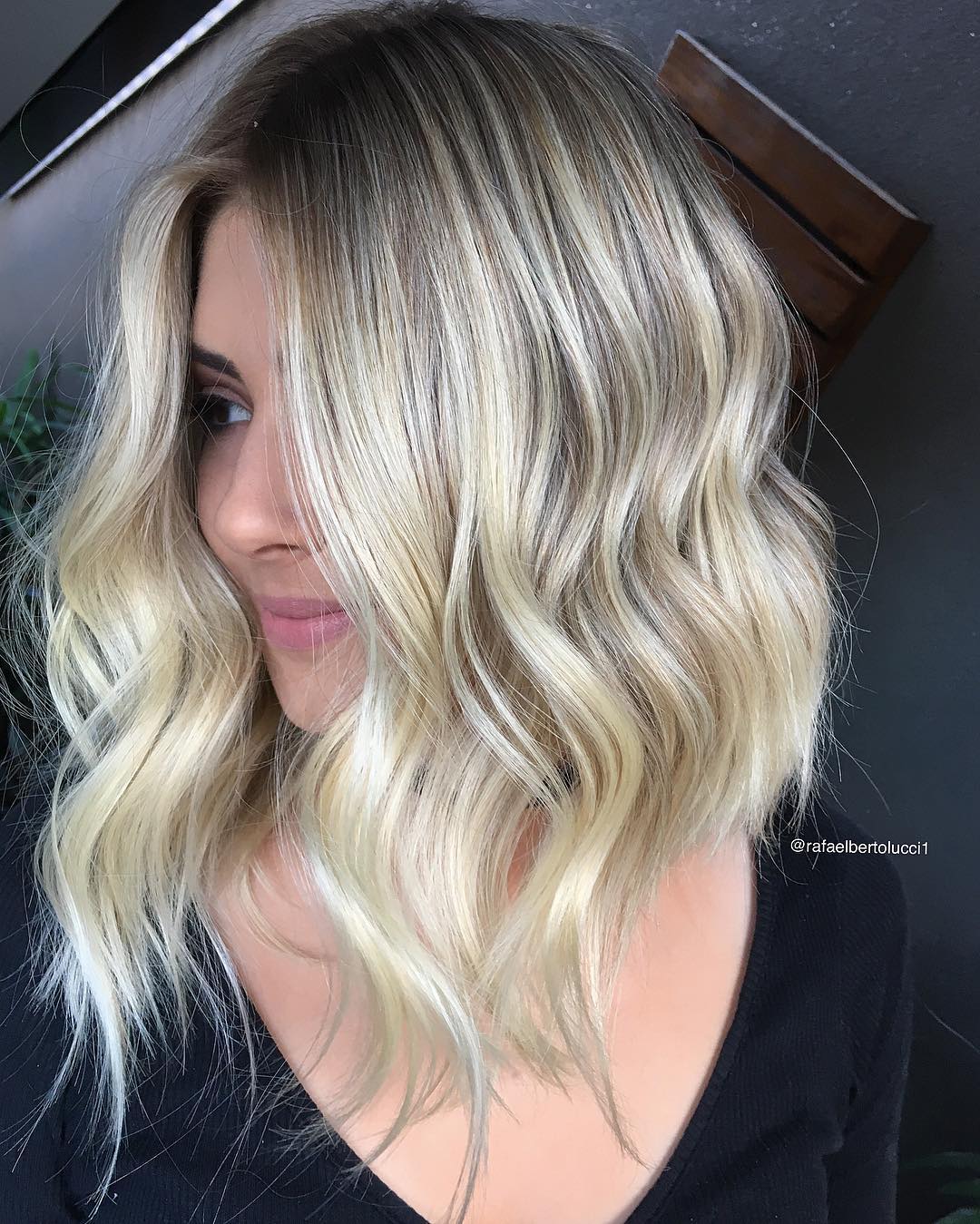 Effortlessly Chic Angular Bob with Soft Beachy Waves