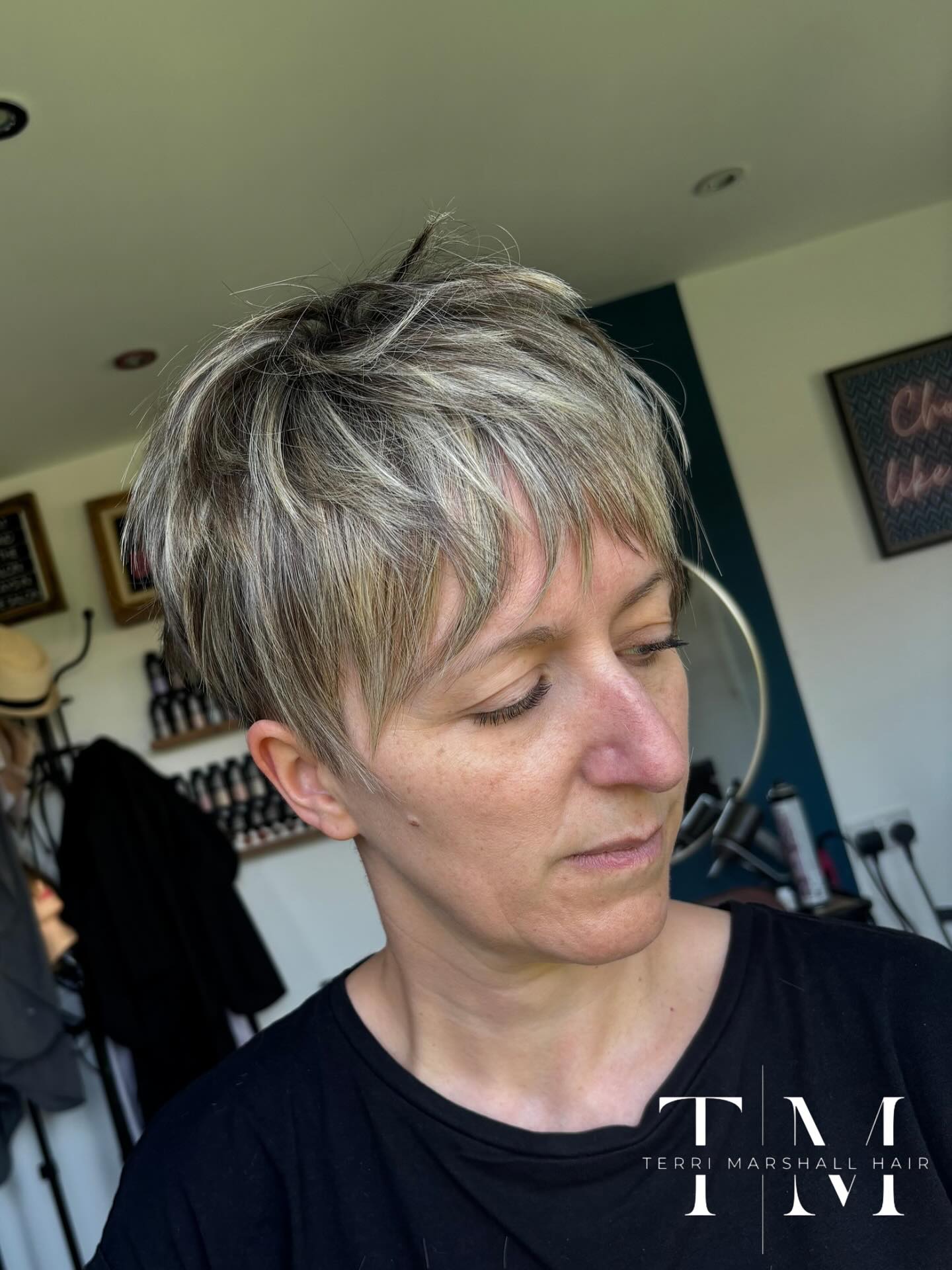 Modern Soft Textured Pixie with Subtle Highlights