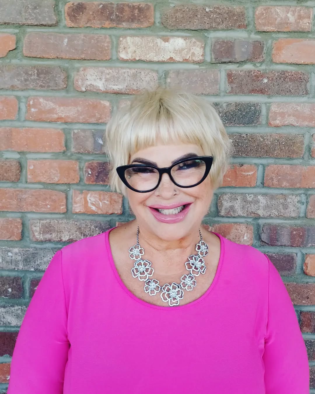 Stylish Platinum Pixie Bob with Textured Layers