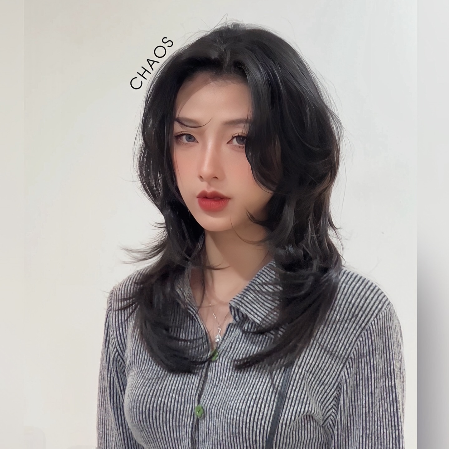 Chic Layered Hush Cut with Soft Movement