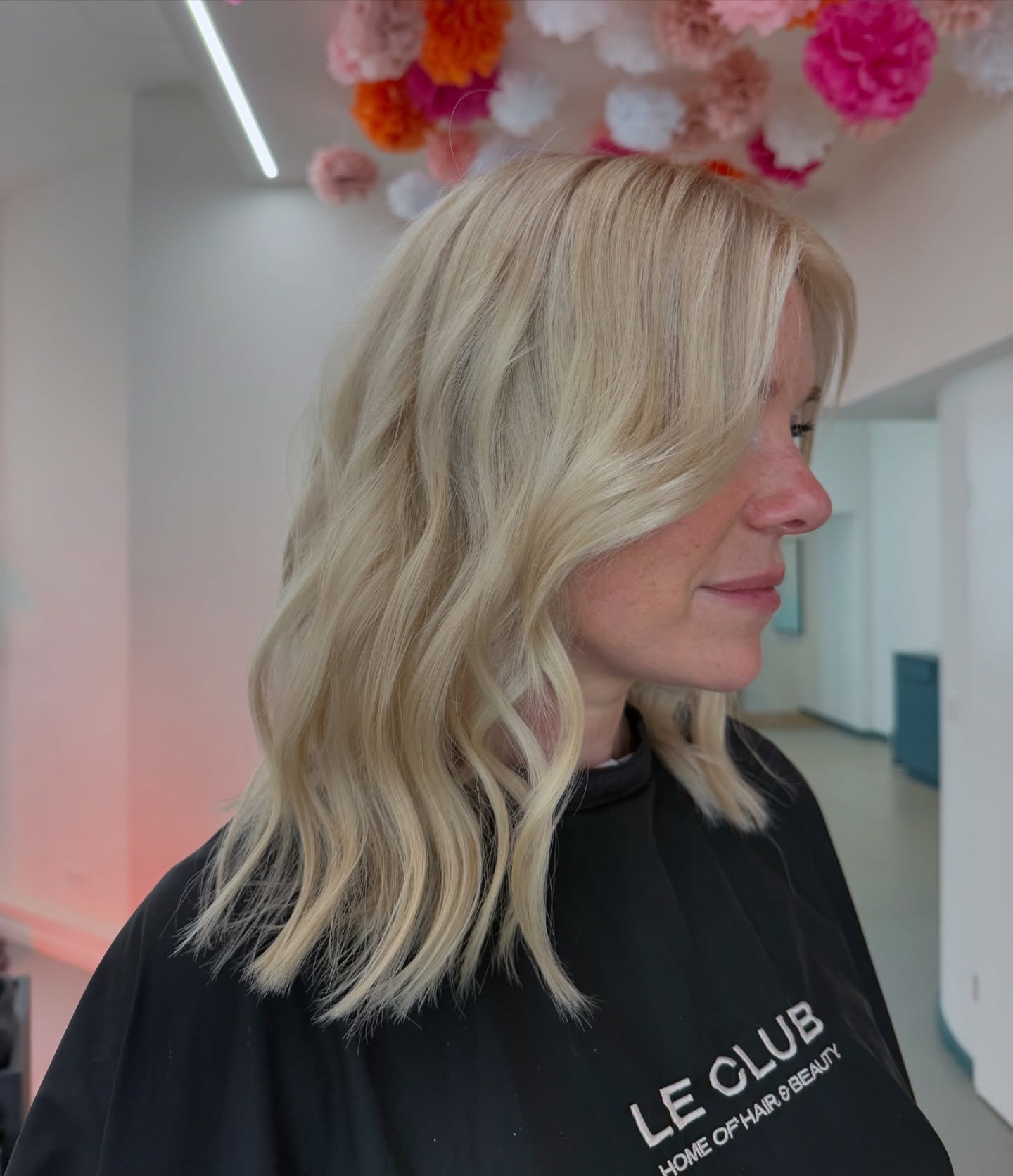 Chic Light Blonde Beach Waves with Subtle Layers