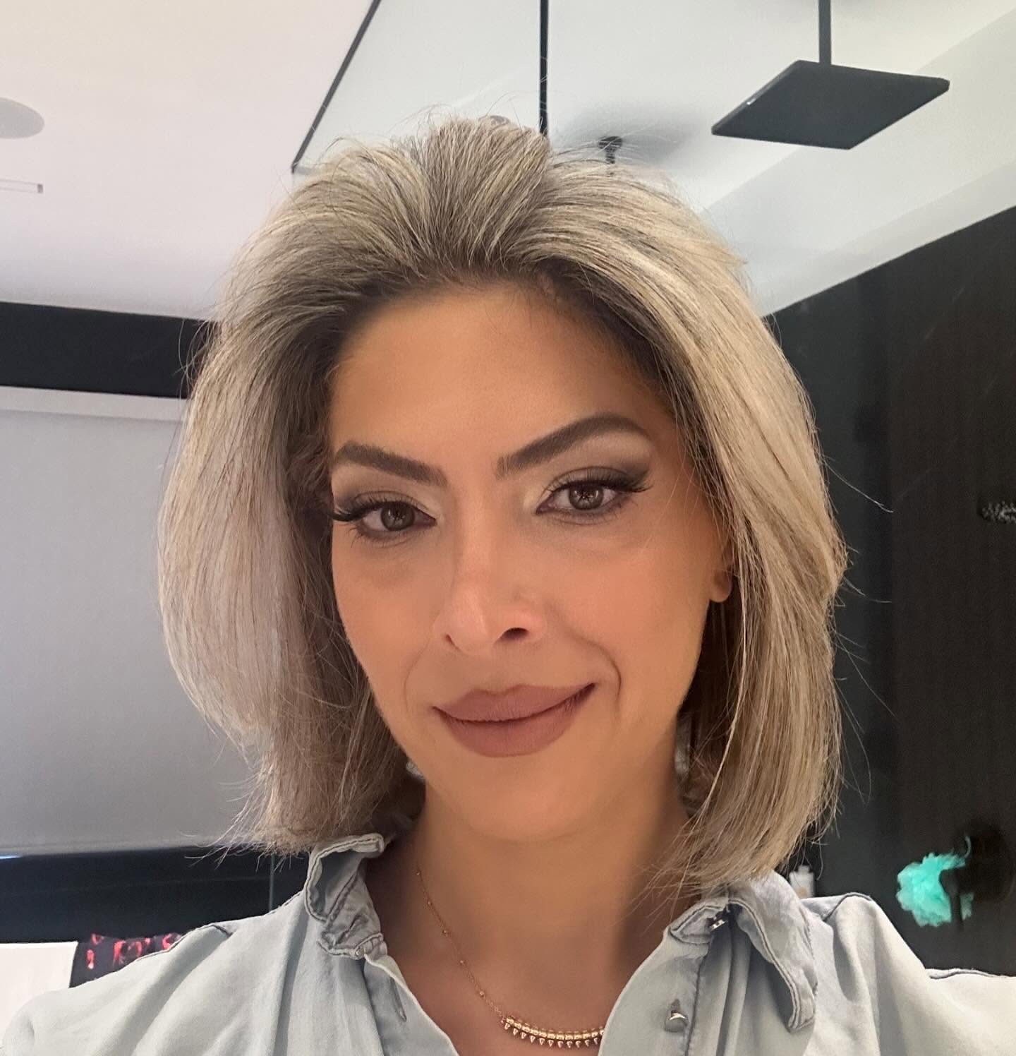 Chic Light Blonde Textured Bob with Subtle Lift