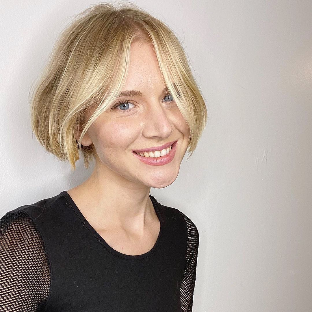 Chic Textured Bob with Face-Framing Layers