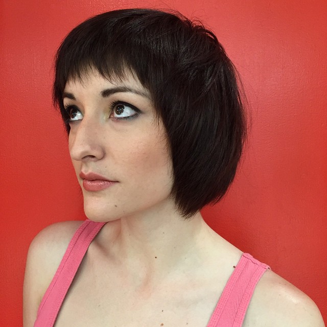 Chic Textured Pageboy Bob with Soft Fringe