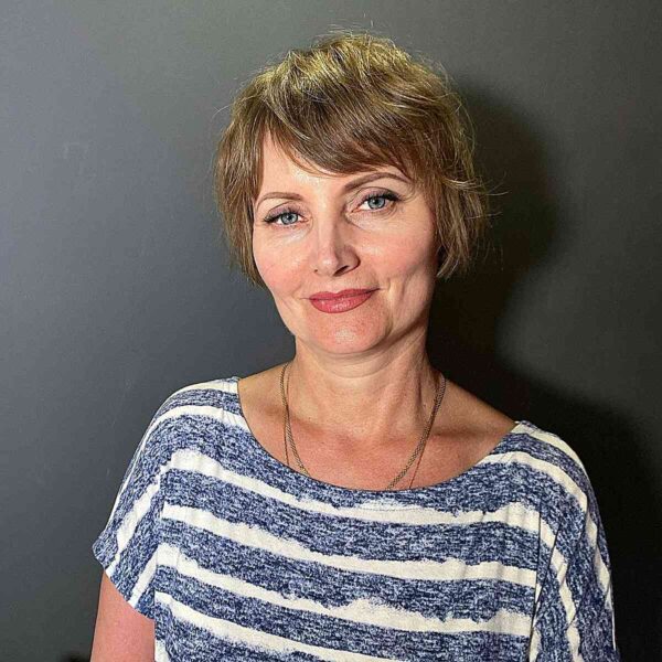 Effortlessly Chic Textured Bob with Soft Layers