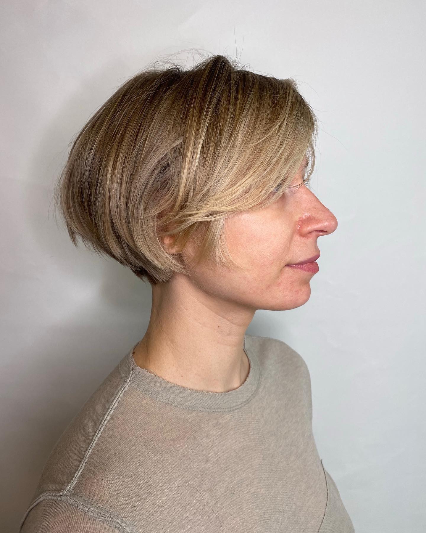 Softly Textured Bob with Subtle Highlights
