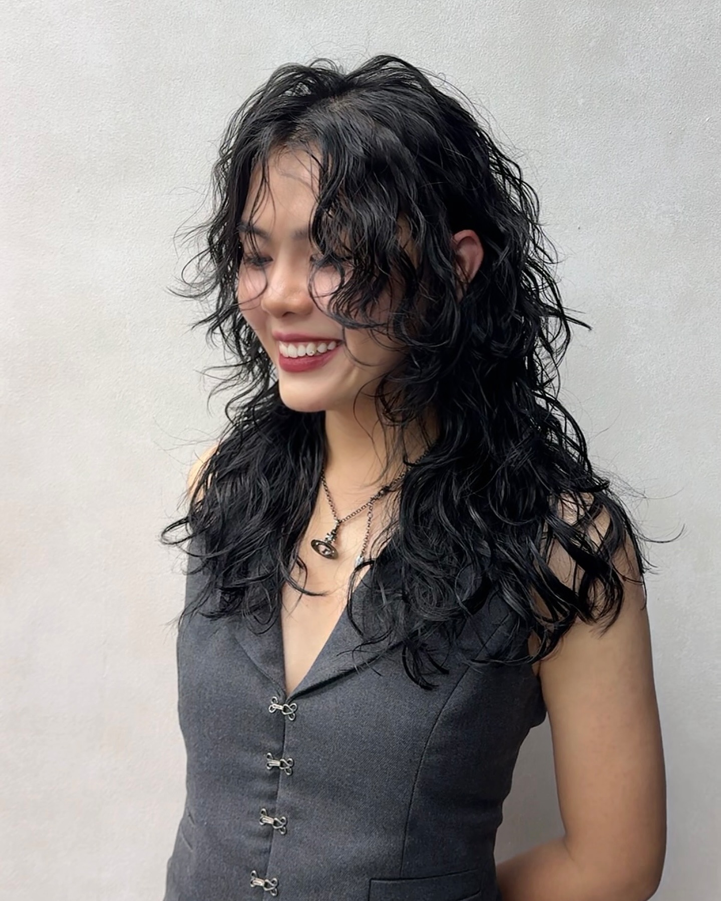 Textured Wavy Hush Cut with Subtle Layers