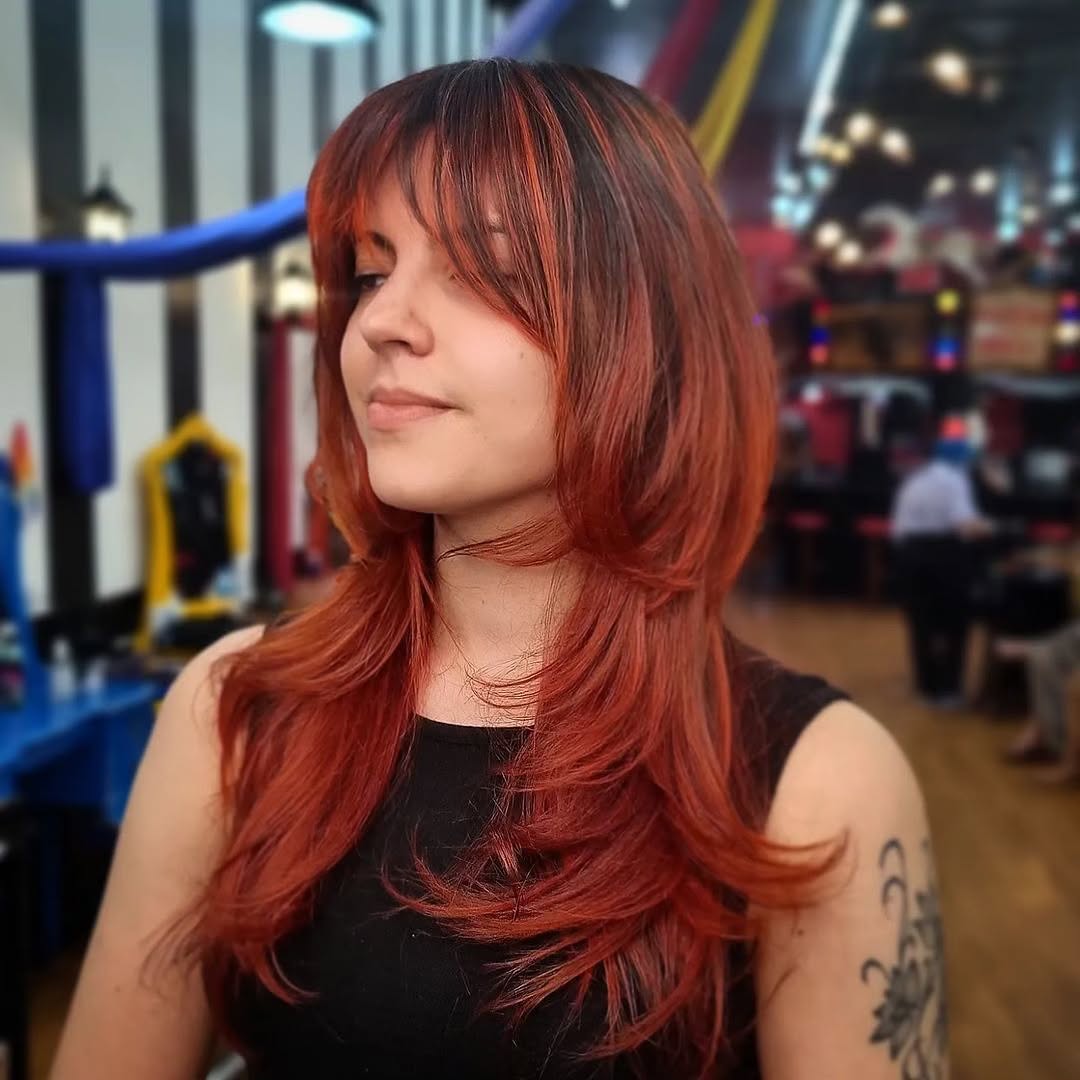Vibrant Layered Cut with Face-Frame Highlights