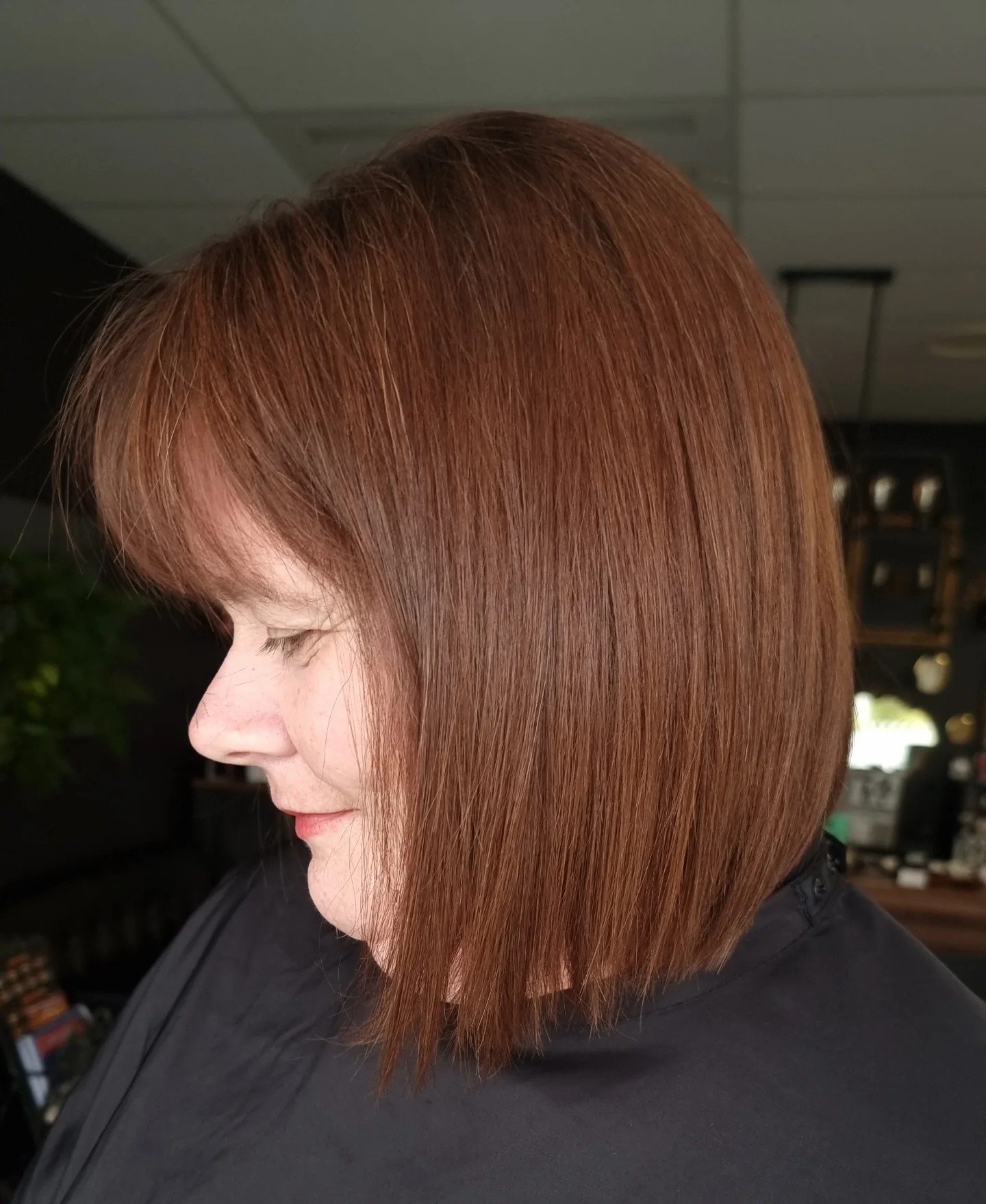 Classic Straight Bob with Subtle Warm Undertones