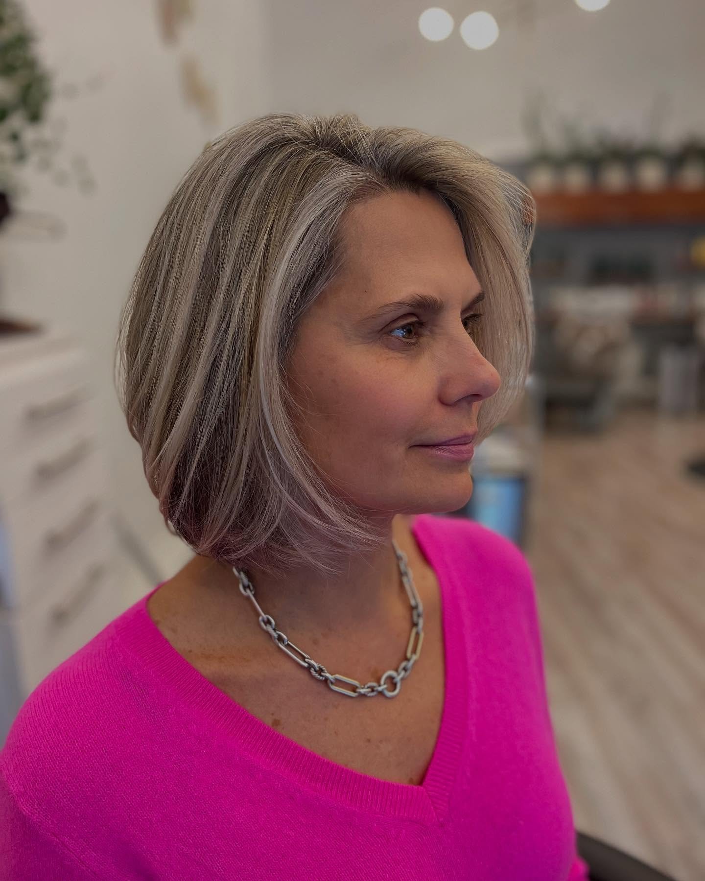 Chic Soft Layered Bob with Luminous Highlights