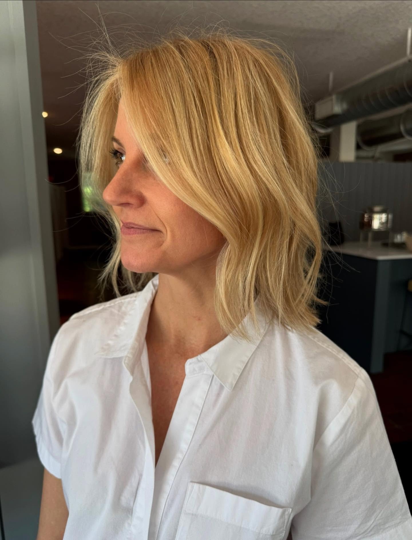 Effortlessly Chic Textured Lob with Subtle Waves