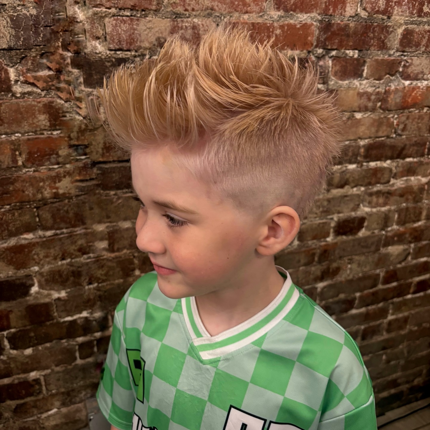 Spiky Textured Crop with Faded Sides