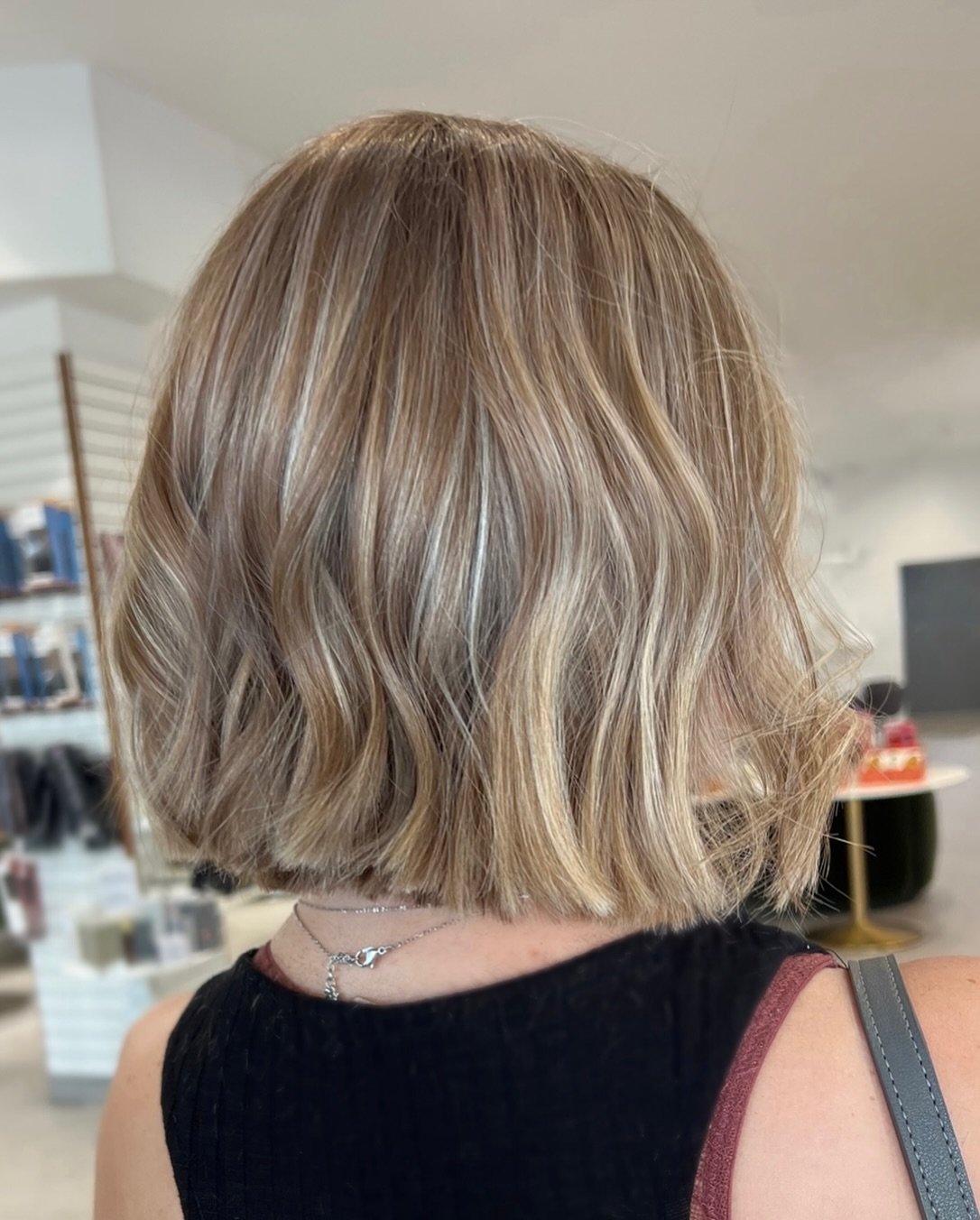 Stylish Textured Lob with Subtle Highlights
