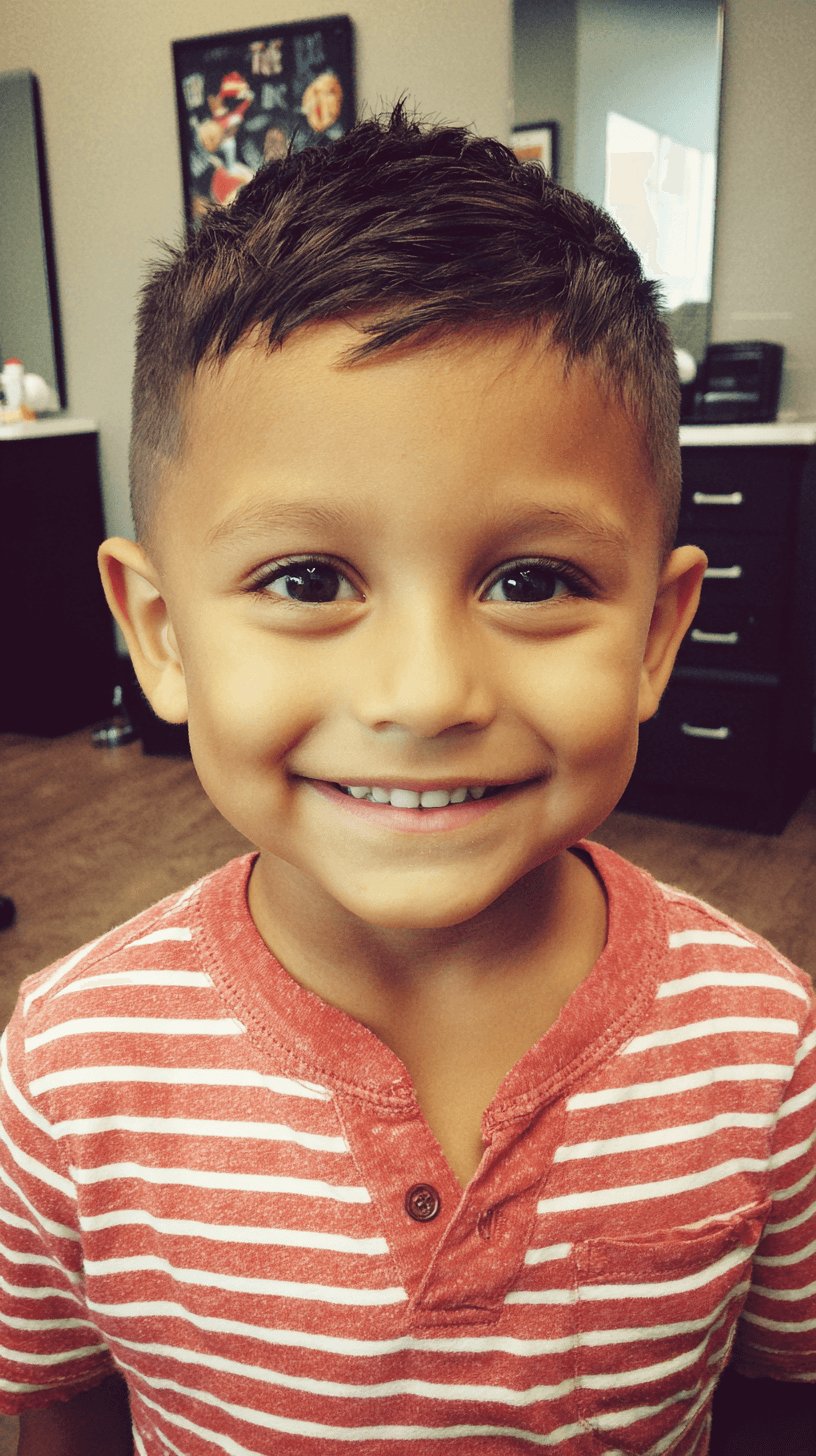 Stylish Textured Short Cut with Defined Layers