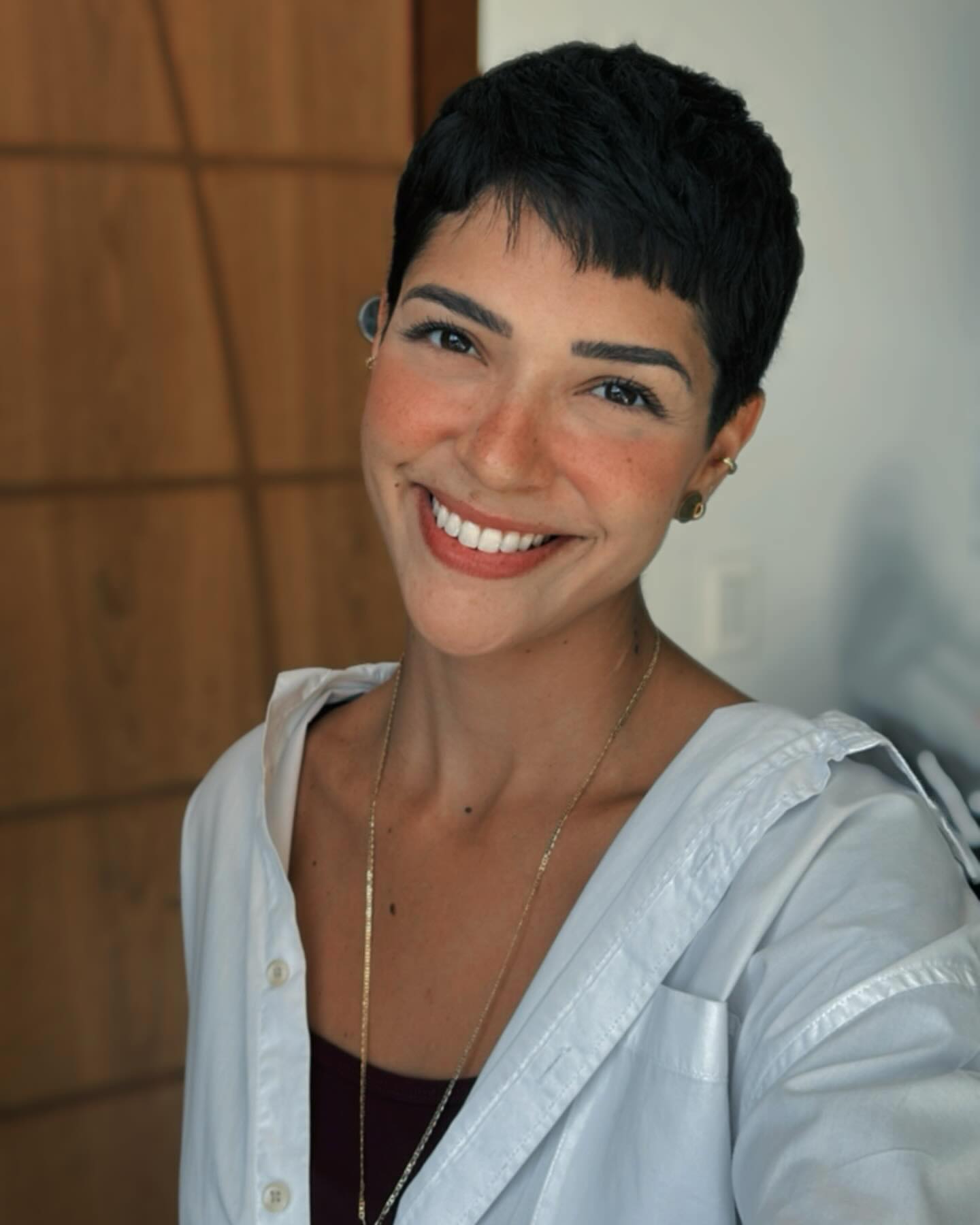 Chic Textured Pixie with Defined Layers