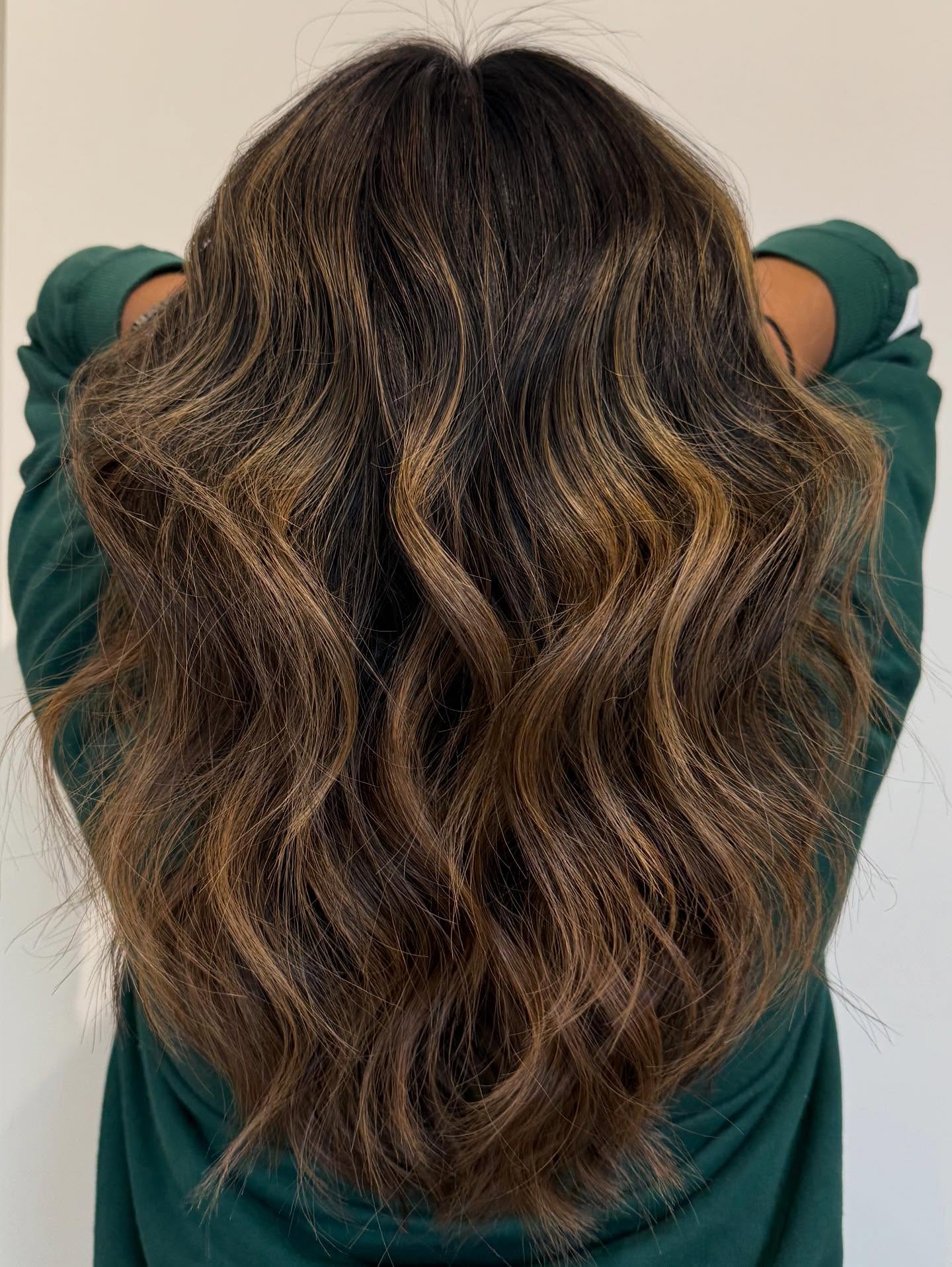 Rich Caramel Waves with Seamless Blending