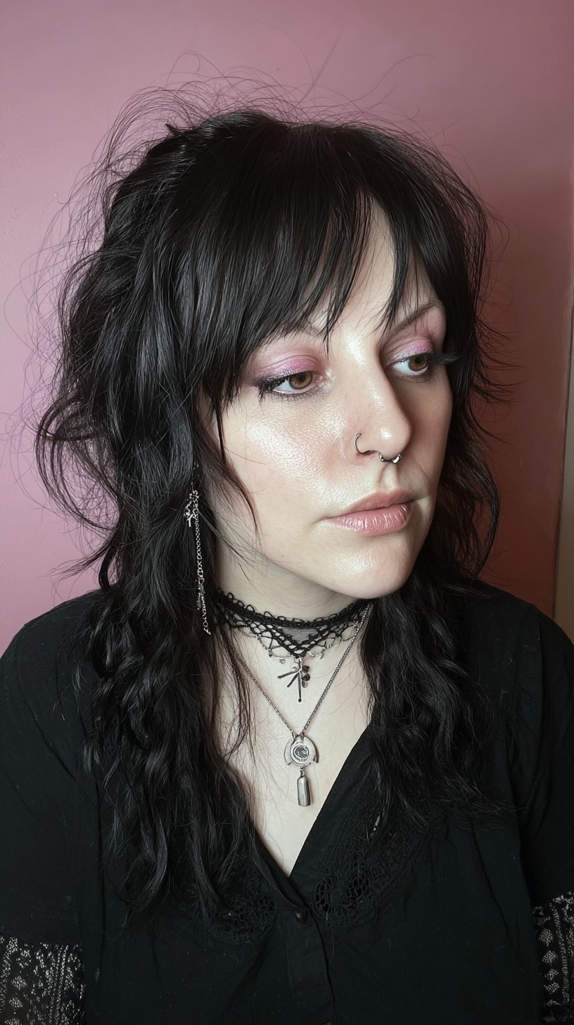 Textured Black Waves with Asymmetrical Fringe