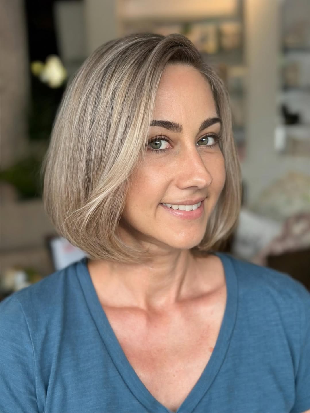 Elegant Silver Bob with Soft Contouring