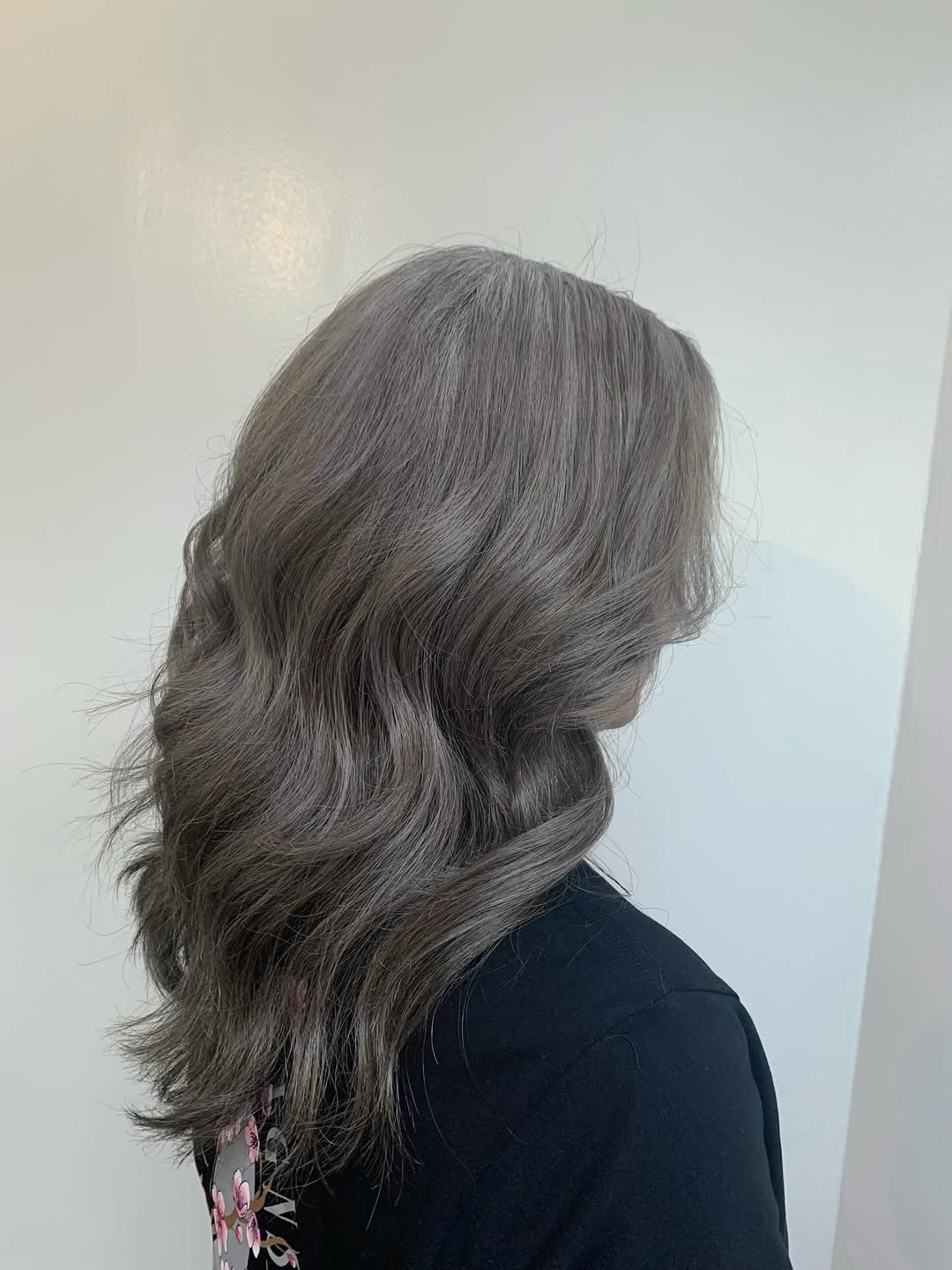 Elegant Silver Waves with Dimensional Layers