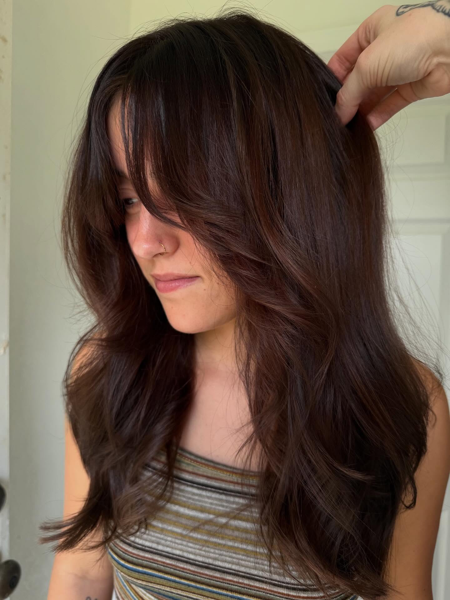 Rich Mahogany Flowing Layers with Subtle Waves