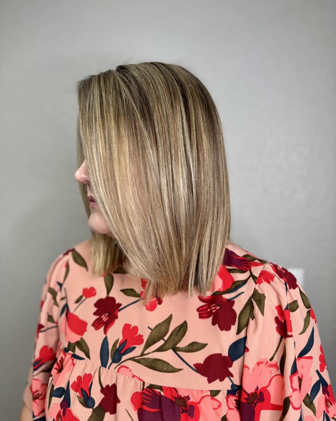 Sleek Golden Blonde Bob with Dimensional Highlights