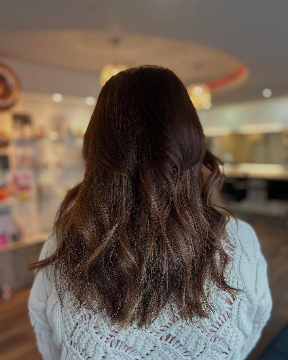 Chic Layered Chocolate Brown Waves with Highlights