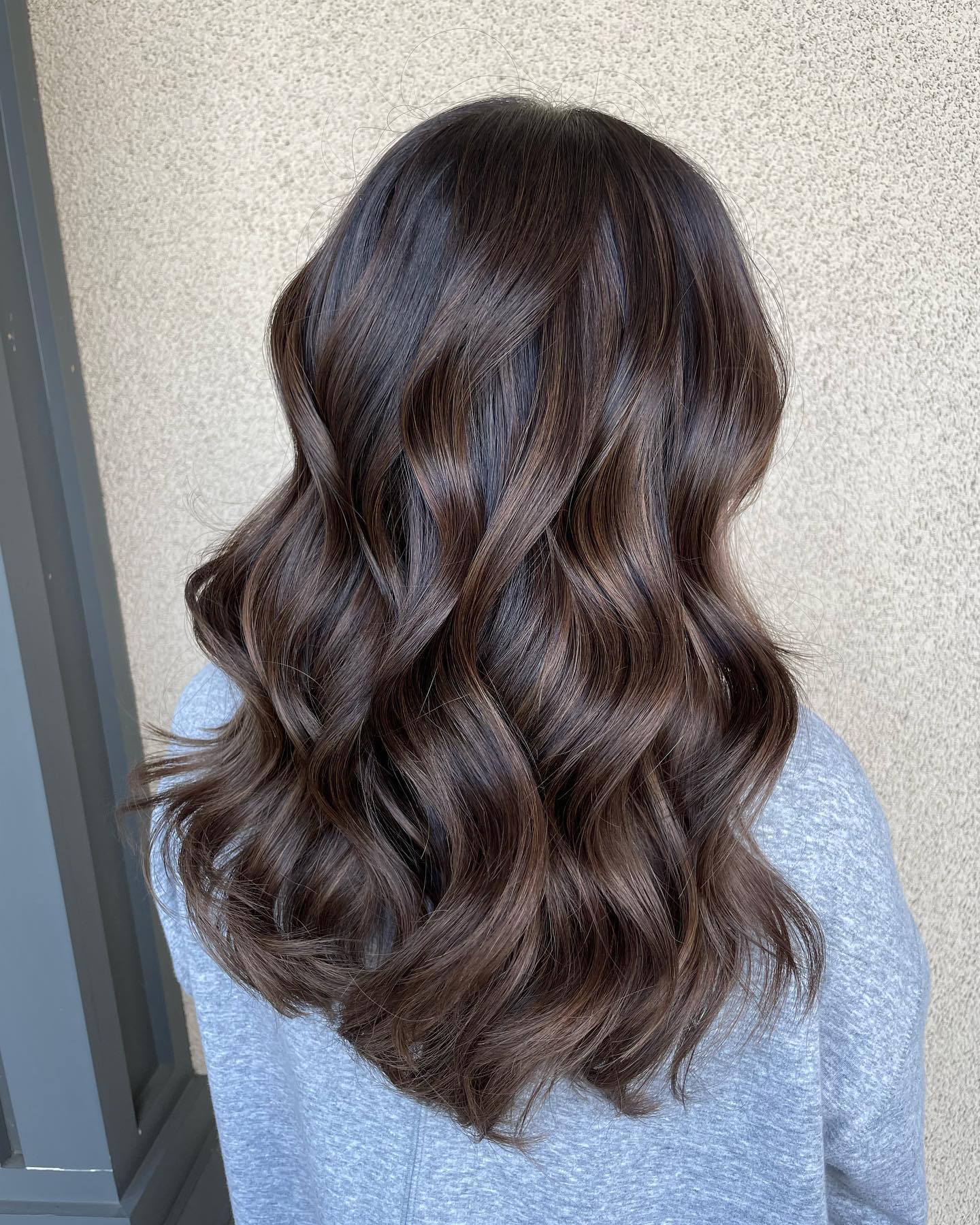 Luxurious Chocolate Brown Waves with Rich Caramel Highlights