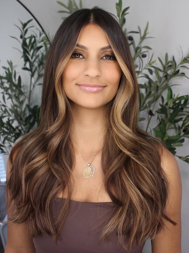 Effortlessly Chic Sun-Kissed Brunette Layers