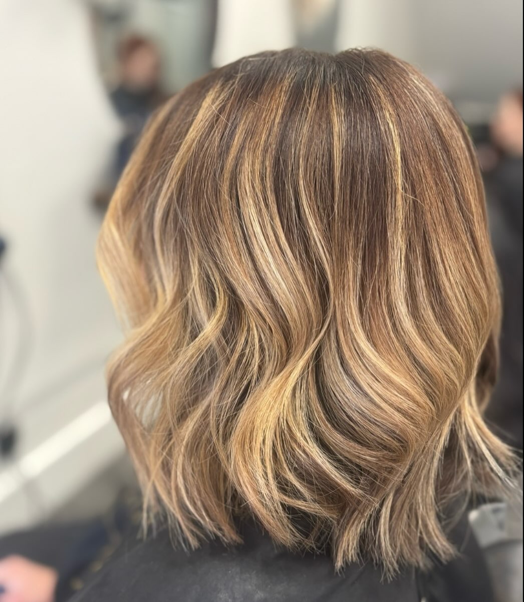 Warm Caramel-Layered Waves with Subtle Dimension