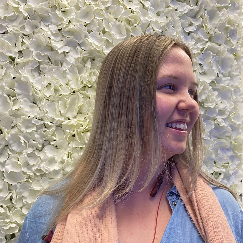 Chic Long Layered Cut with Subtle Highlights