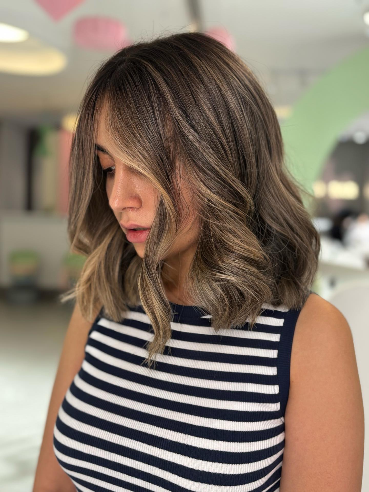 Textured Shoulder-Length Waves with Subtle Highlights