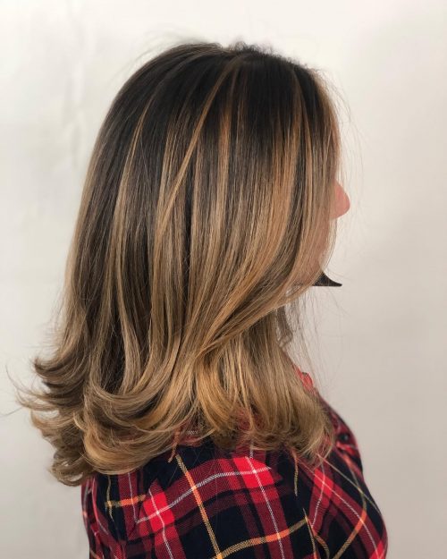 A golden dark-brown pilus color is a blend of medium dark-brown together with calorie-free blonde fifteen Golden Brown Hair Color Ideas to Try This Year