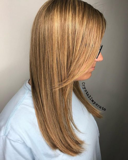A balayage chocolate-brown pilus color features dimensional highlights paw xx Most Popular Balayage Brown Hair Colors Right Now