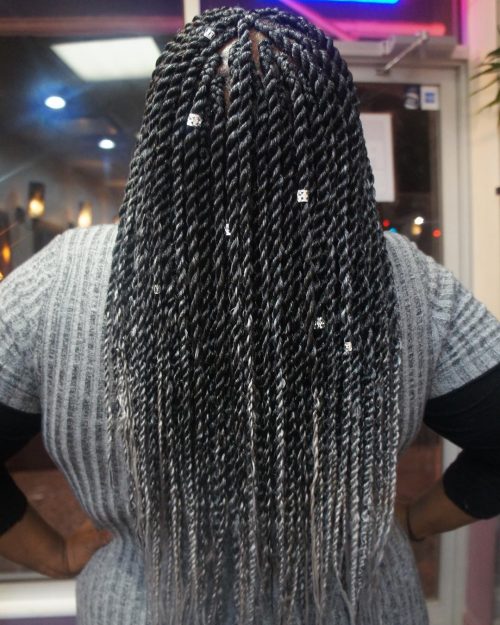 is a pop protective hairstyle for dark women who encompass their natural pilus 24 Senegalese Twist Styles to Try Right Now