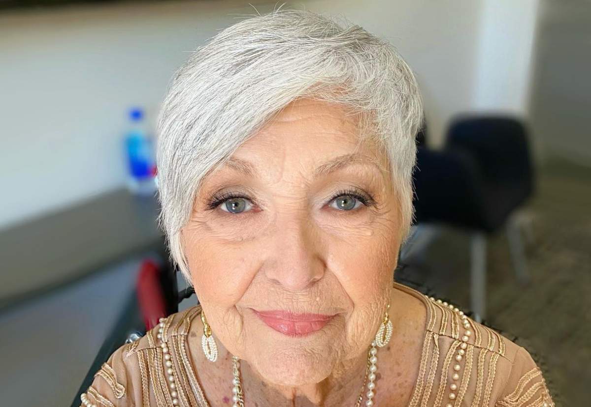 27 Youthful Hairstyles For Women Over 60 With Grey Hair