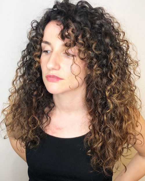 An ombre for curly pilus is a coloring technique for naturally curly pilus that features a d xiv Gorgeous Examples of Ombre for Curly Hair