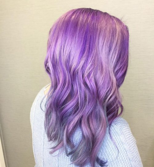 The fragile in addition to mega feminine lavander pilus color is good fourteen Perfect Examples of Lavender Hair Colors