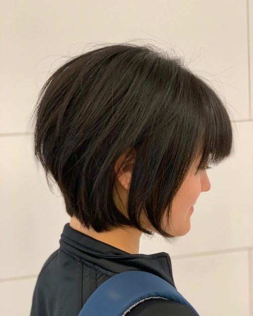 A graduated bob is a type of bob that has to a greater extent than length inward front end together with to a greater extent than book at the dorsum 17 Hottest Graduated Bob Haircuts Right Now