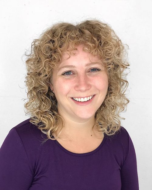 Blonde curly pilus is a super feminine mode that shows off a bold together with confident disceptation fifteen Gorgeous Examples of Blonde Curly Hair