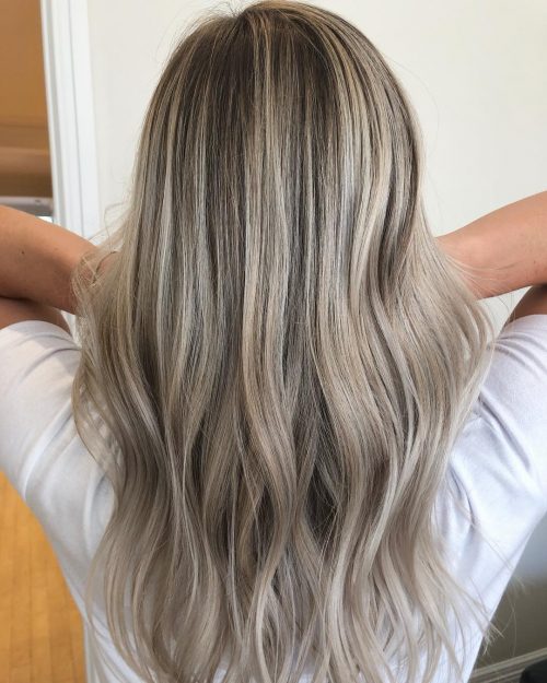 black brownish pilus amongst blonde highlights is the closest thing to divine beauty 17 Stunning Photos of Dark Brown Hair amongst Blonde Highlights