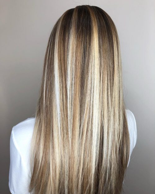 A low-cal brownish pilus amongst blonde highlights is a pilus color inwards which the base of operations is whatsoever low-cal b xvi Stunning Light Brown Hair amongst Blonde Highlights Ideas