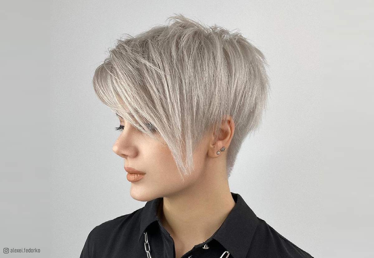 Image of Grown-out pixie hairstyle for oval face girl