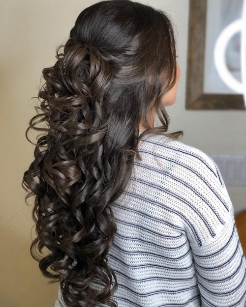 A quinceanera hairstyle is whatever hairdo worn on a daughter xv Stunning Quinceanera Hairstyles to Consider