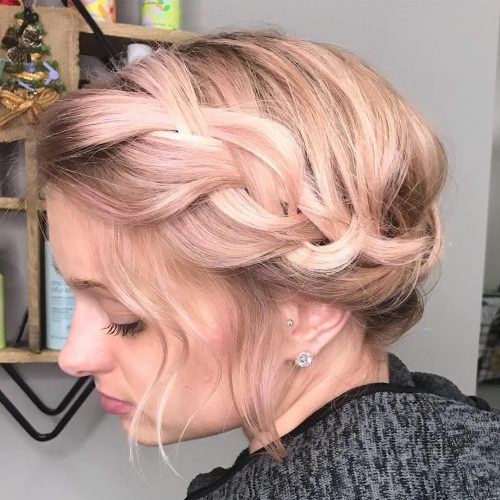 There are so many neat ways to style shorter pilus in addition to hither The nineteen Cutest Updos for Short Hair