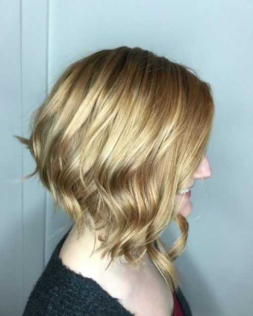 A graduated bob is a type of bob that has to a greater extent than length inward front end together with to a greater extent than book at the dorsum 17 Hottest Graduated Bob Haircuts Right Now